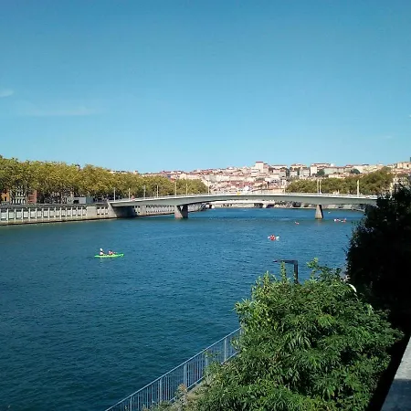 Agreable T2 Sur La Colline De Fourviere, A Deux Pas Du Vieux *
