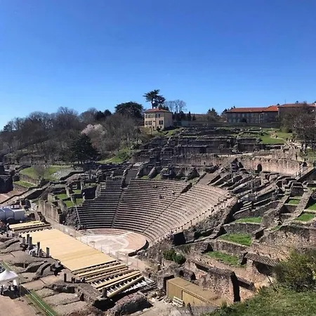 Апартаменты Agreable T2 Sur La Colline De Fourviere, A Deux Pas Du Vieux Лион
