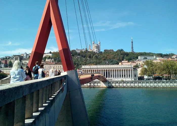 Апартаменты Agreable T2 Sur La Colline De Fourviere, A Deux Pas Du Vieux Лион